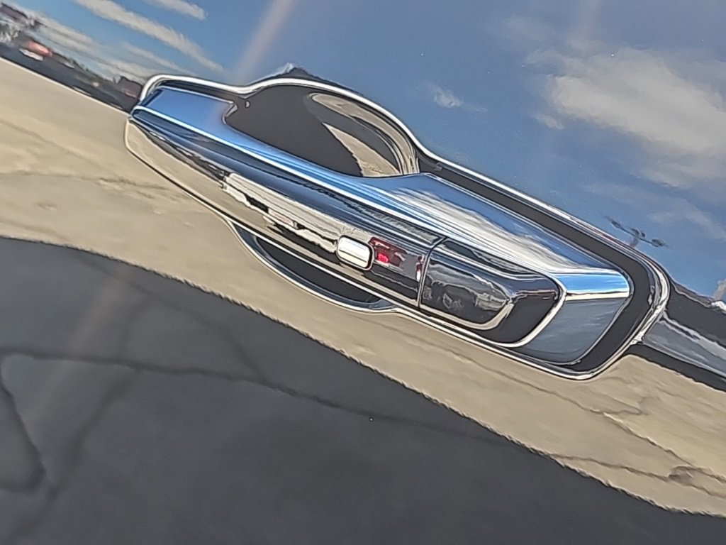 New 2026 Buick Enclave Avenir w/ Super Cruise Package image 11