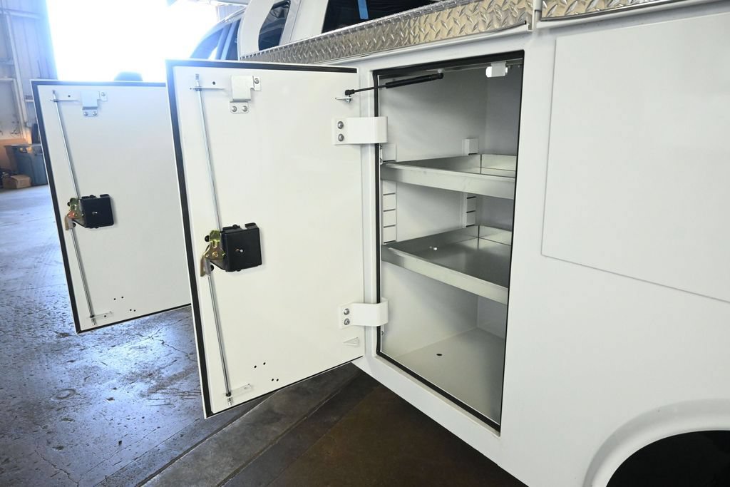 New 2026 Ford F450 XL w/ XL Chrome Package RWD image 23