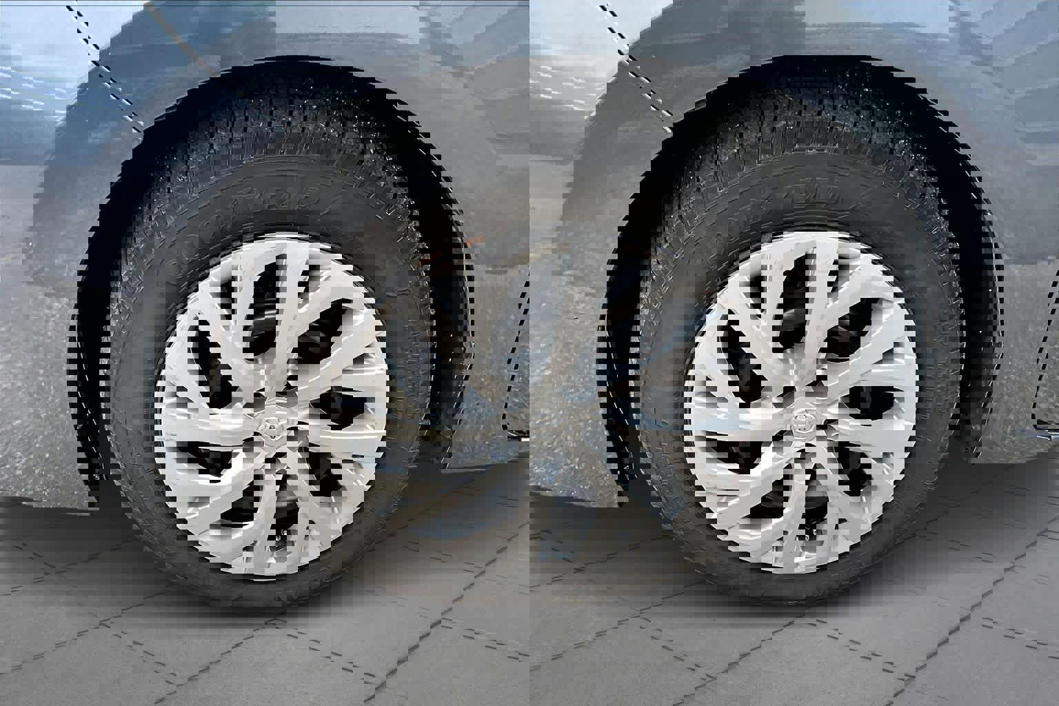 Used 2017 Toyota Corolla LE image 11