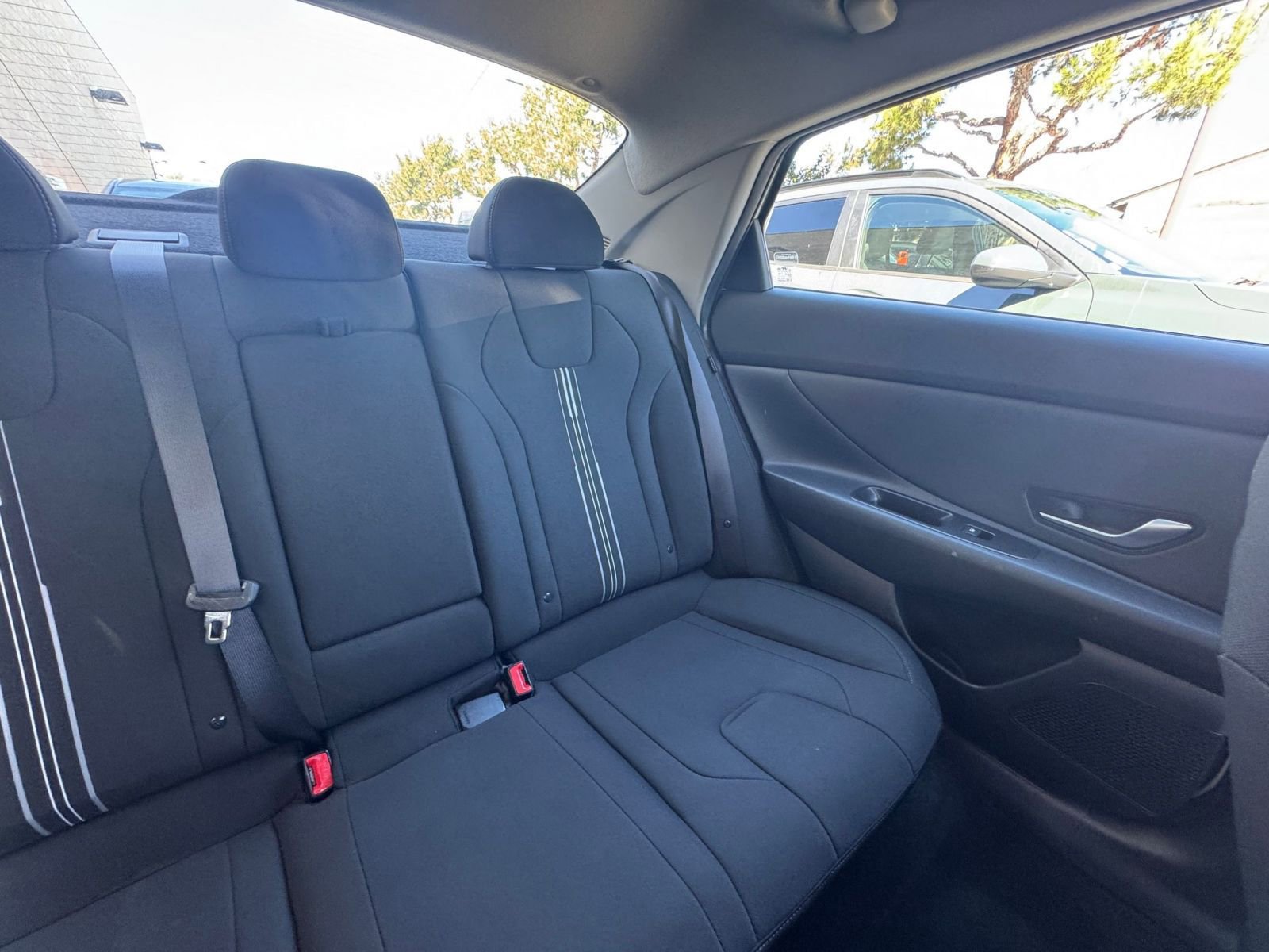 Used 2025 Hyundai Elantra SEL FWD image 39