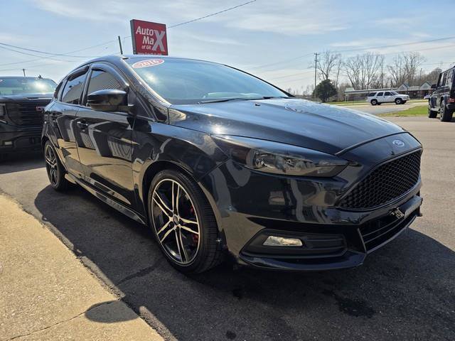 Used 2016 Ford Focus ST image 2
