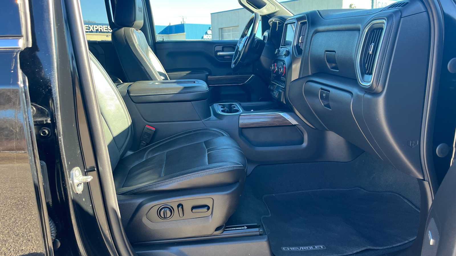 Used 2021 Chevrolet Silverado 1500 High Country AWD/4WD image 11