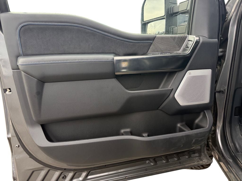 New 2025 Ford F350 Platinum w/ Tremor Off-Road Package AWD/4WD image 49