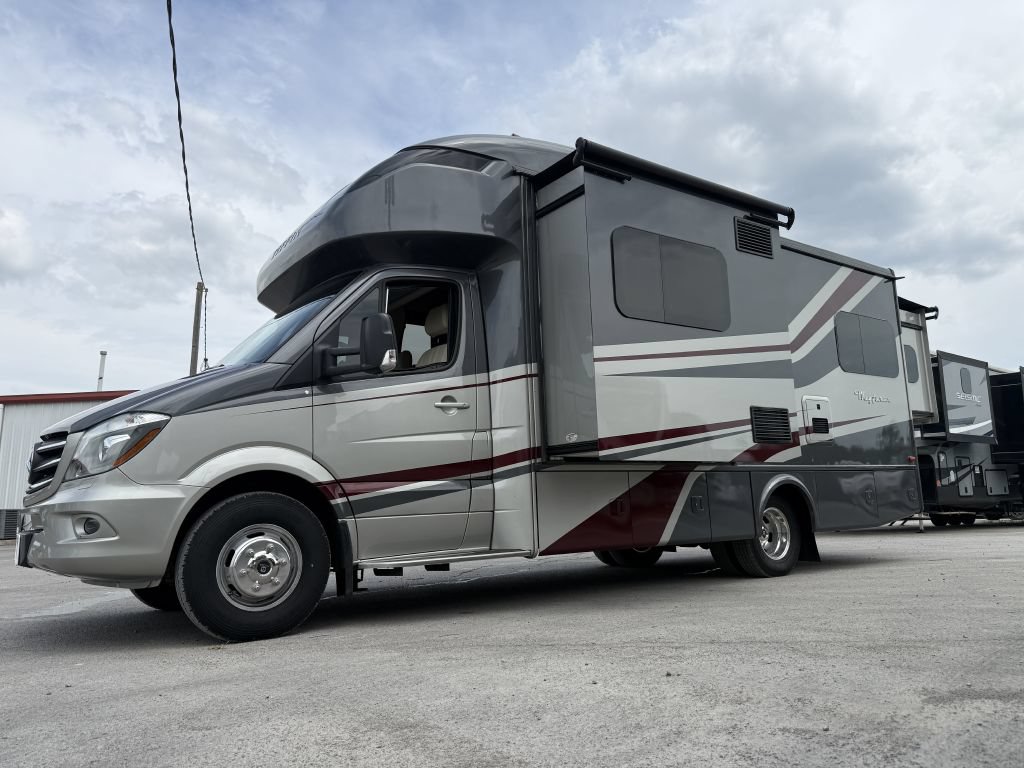 Used 2018 Mercedes-Benz Sprinter 3500 image 1