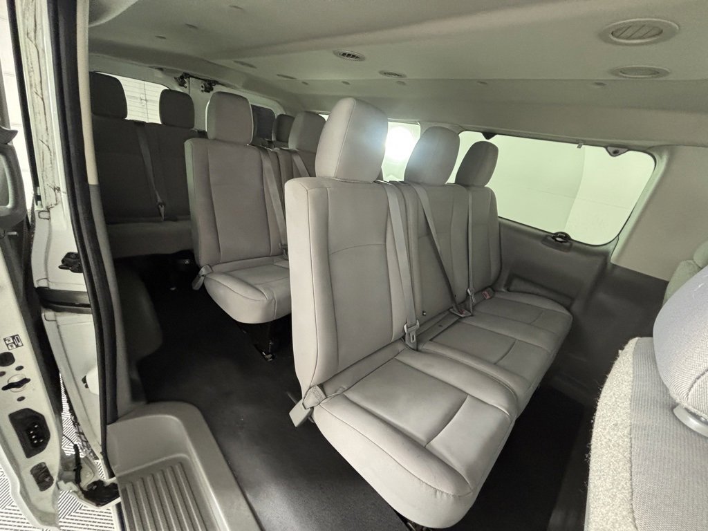 Used 2018 Nissan NV 3500 S image 33
