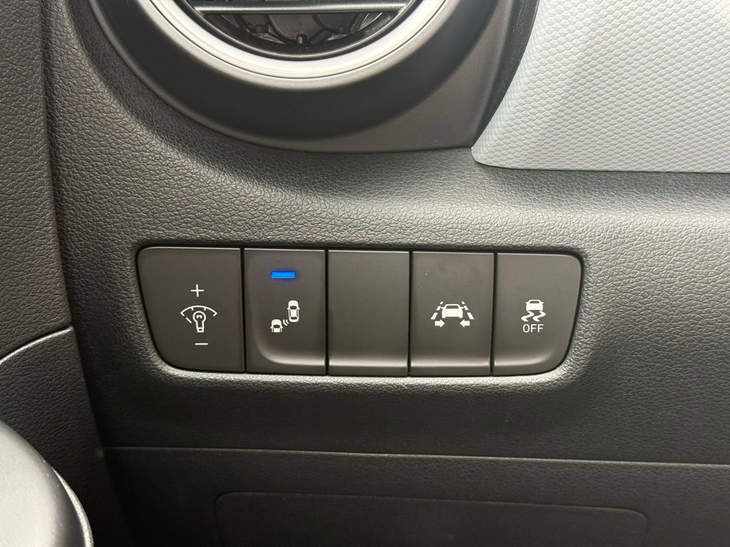 Used 2018 Hyundai Kona SEL w/ SEL Tech Package 02 image 8