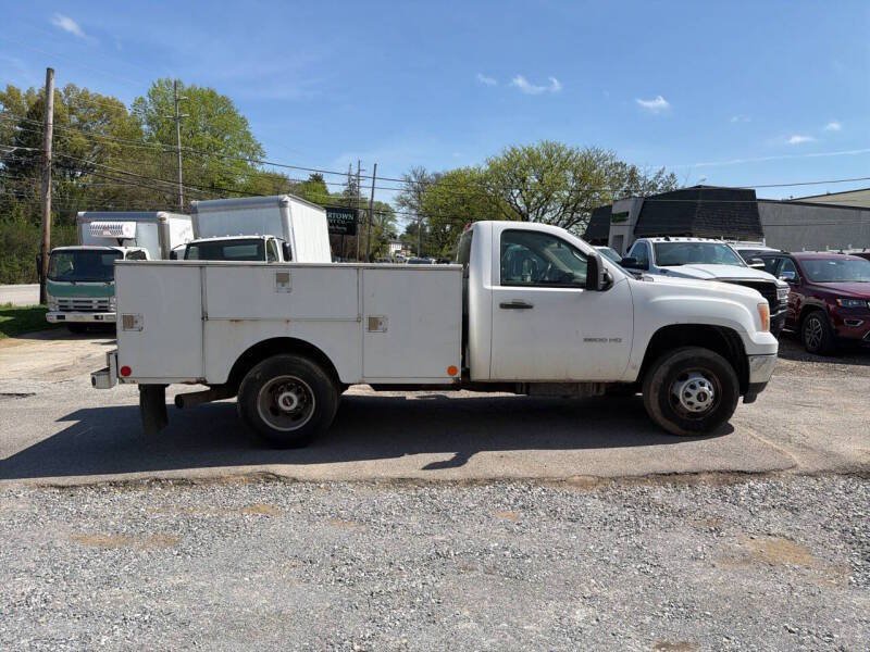 Used 2011 GMC Sierra 3500 W/T w/ Snow Plow Prep Package AWD/4WD image 3