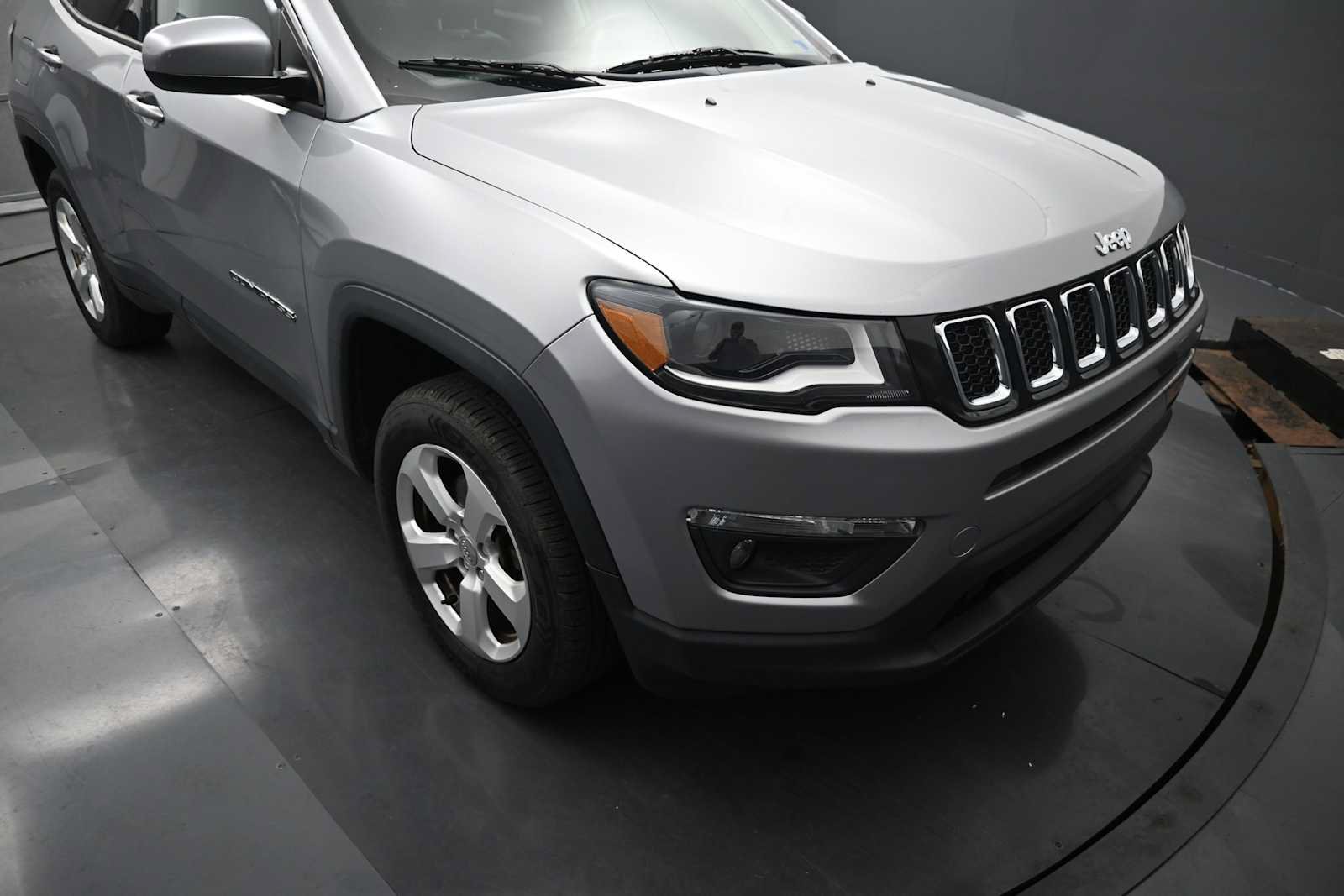 Used 2018 Jeep Compass Latitude w/ Popular Equipment Group AWD/4WD image 20