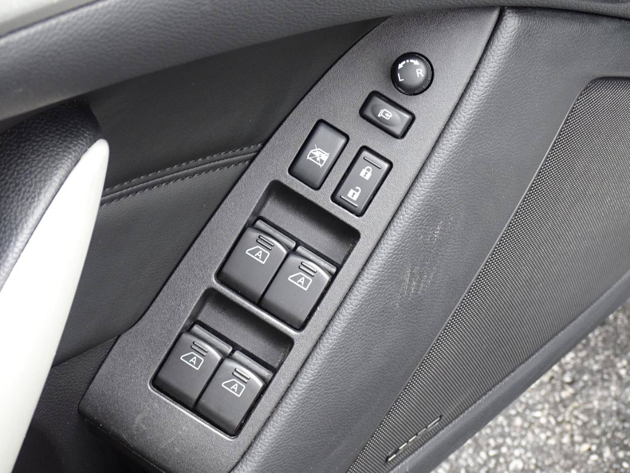 Used 2013 INFINITI G37 Convertible w/ Premium Pkg RWD image 22