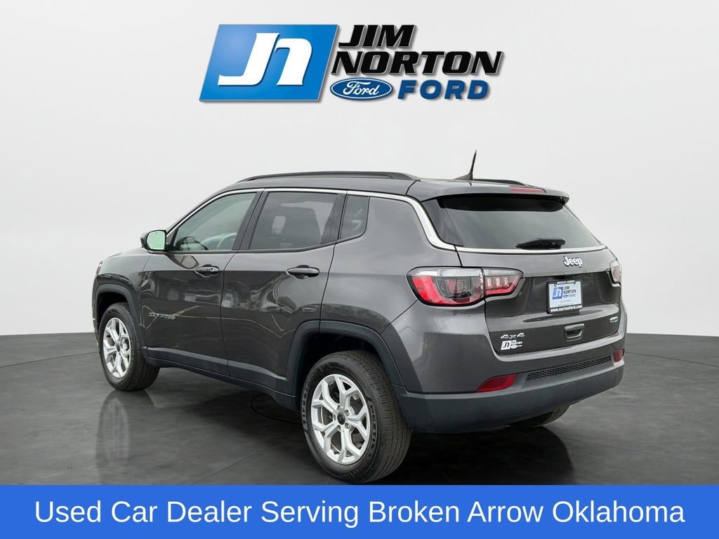 Used 2022 Jeep Compass Latitude w/ Convenience Group AWD/4WD image 6
