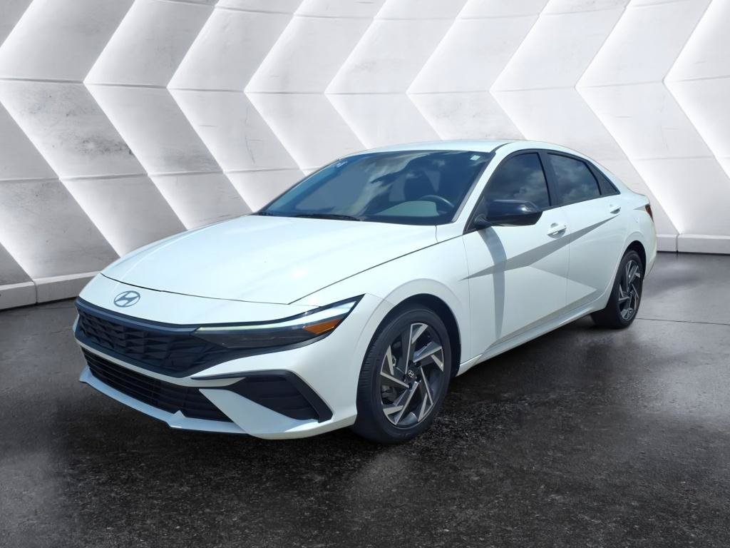Used 2025 Hyundai Elantra Sport FWD image 1