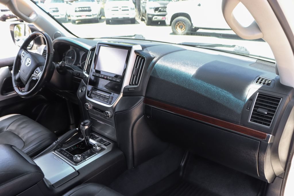 Used 2018 Toyota Land Cruiser AWD/4WD image 42