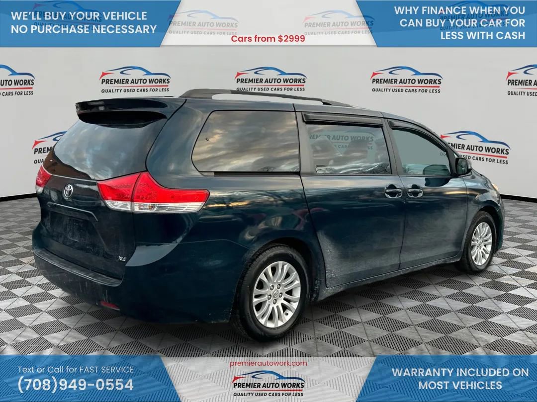 Used 2012 Toyota Sienna XLE image 4