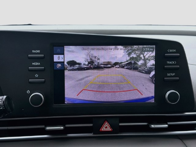 Certified 2025 Hyundai Elantra SE FWD image 14