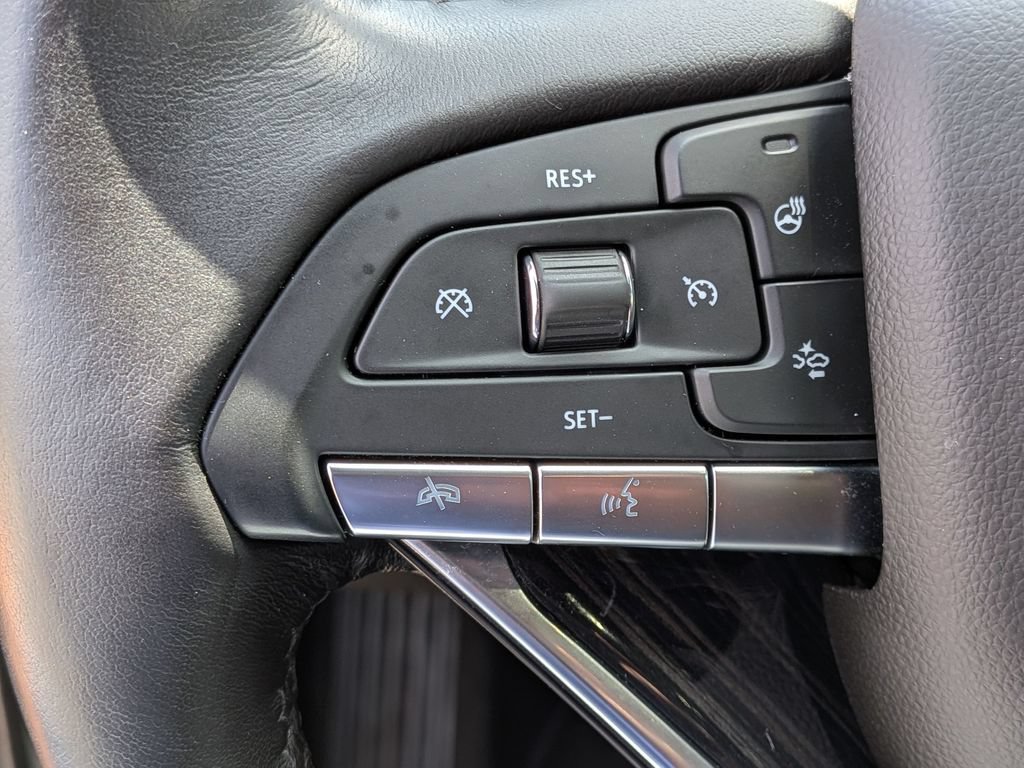 Used 2023 Cadillac XT6 Premium Luxury w/ Technology Package AWD/4WD image 17