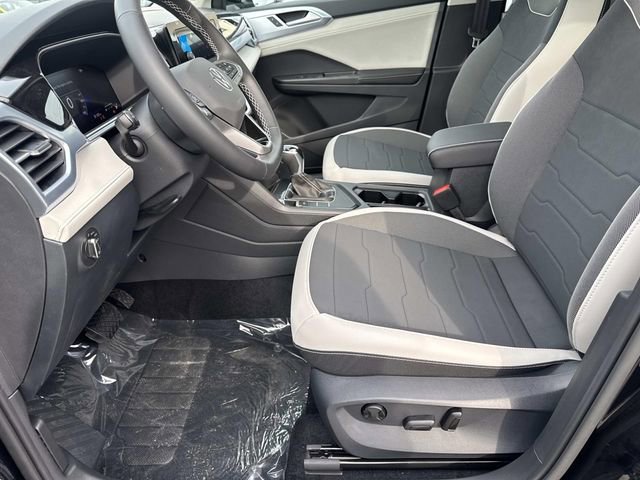 New 2026 Volkswagen Taos SE image 13