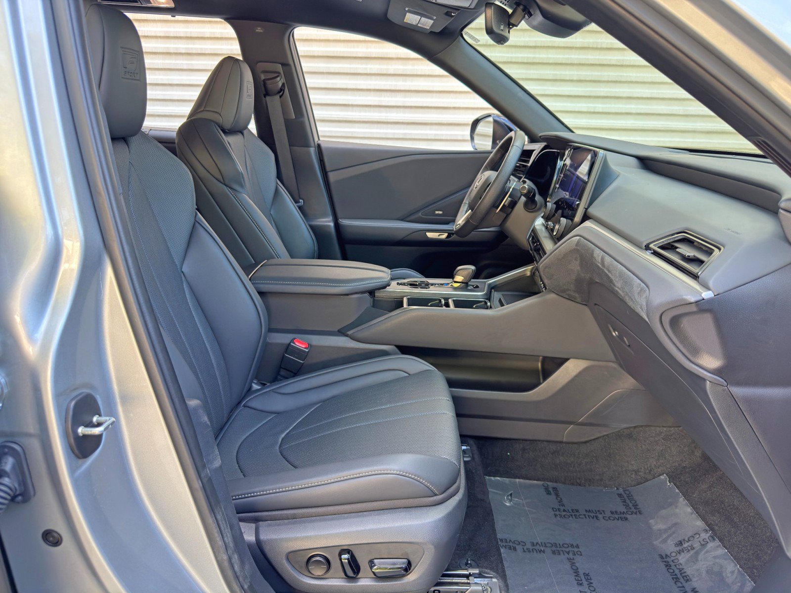 Used 2025 Lexus TX 500h AWD image 15