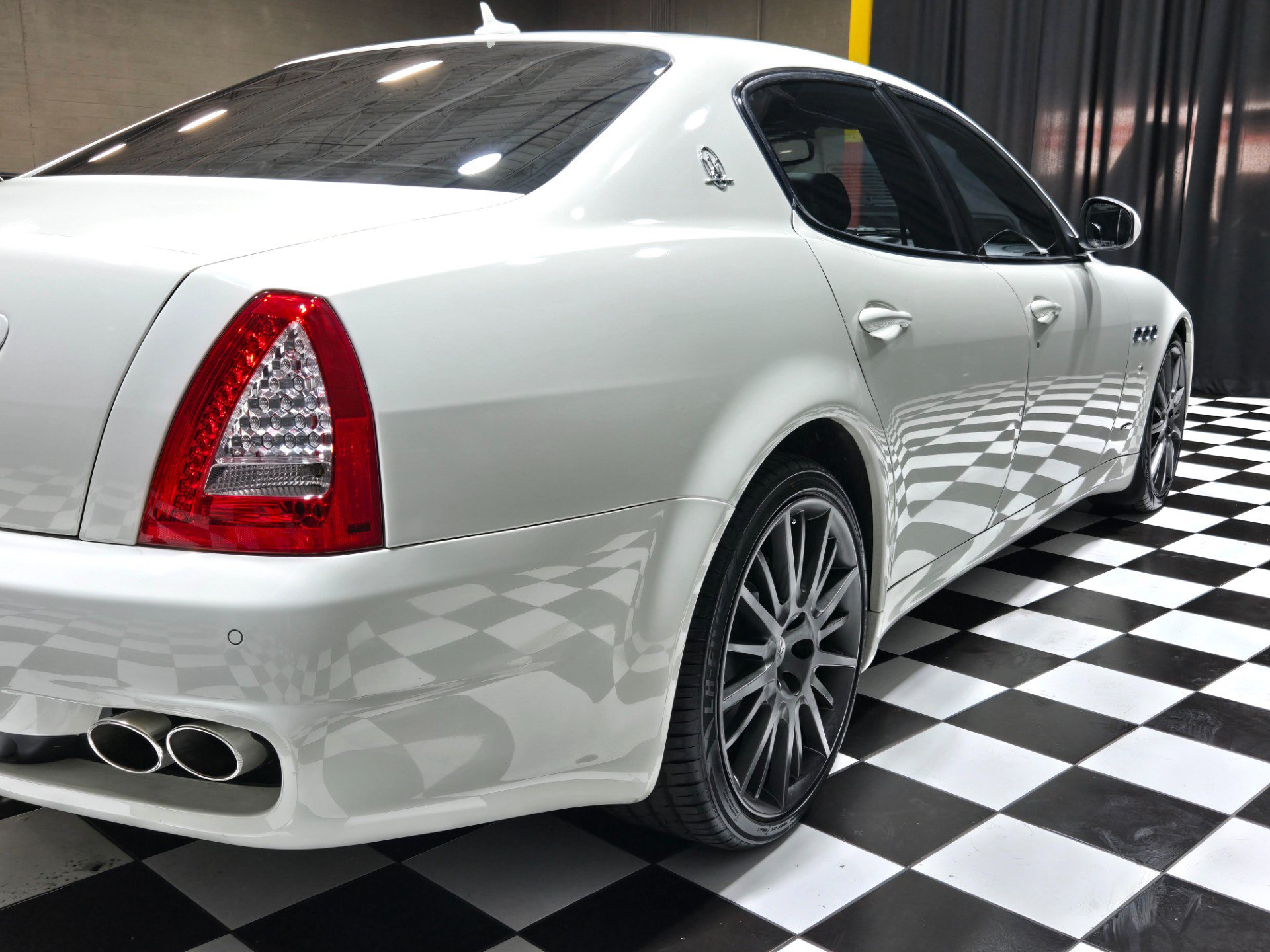 Used 2012 Maserati Quattroporte S RWD image 36