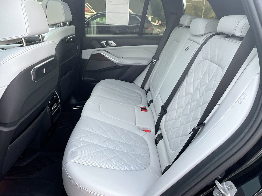 Used 2025 BMW X5 xDrive40i w/ Climate Comfort Package image 23