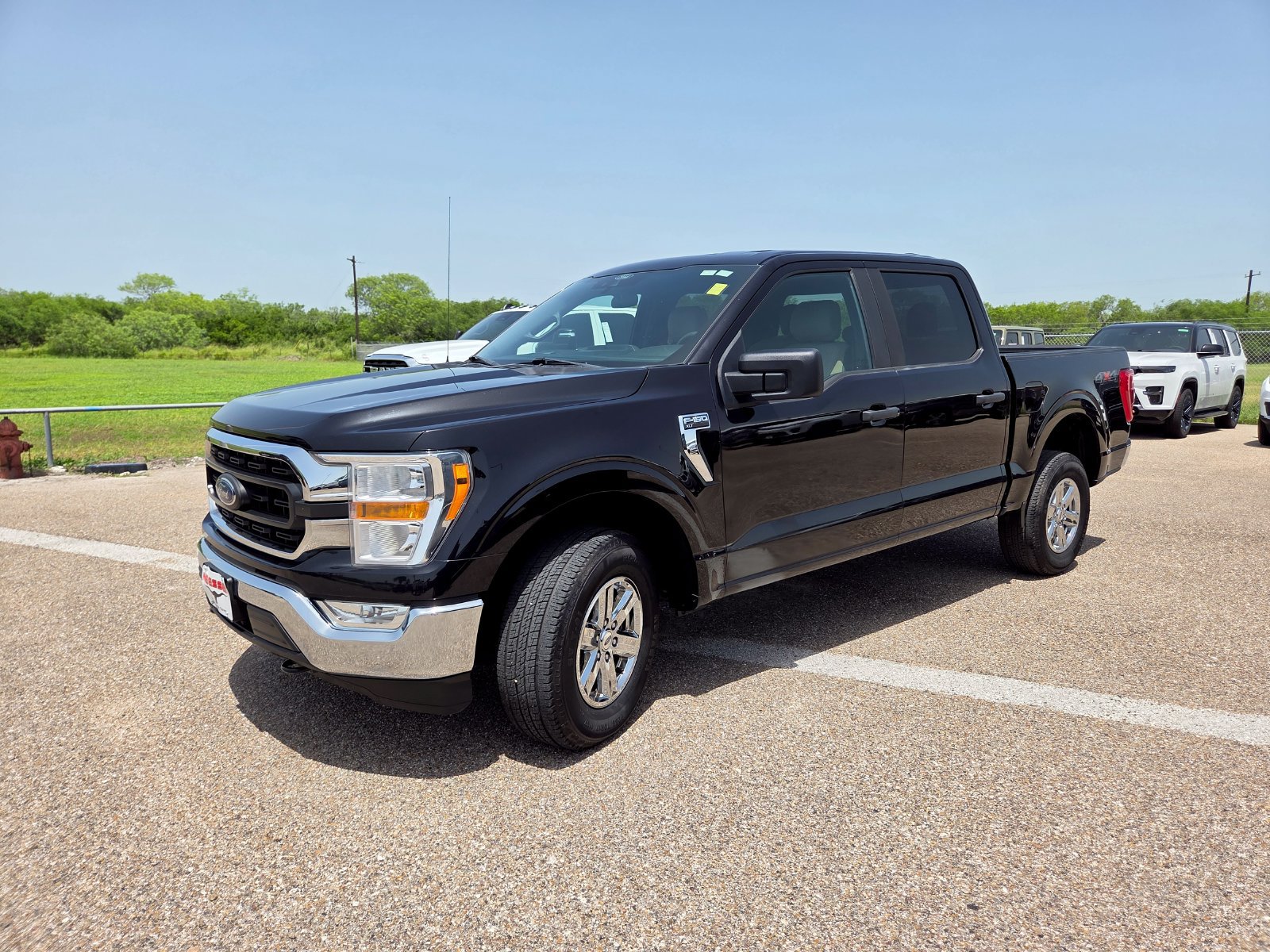 Used 2021 Ford F150 XLT AWD/4WD image 3