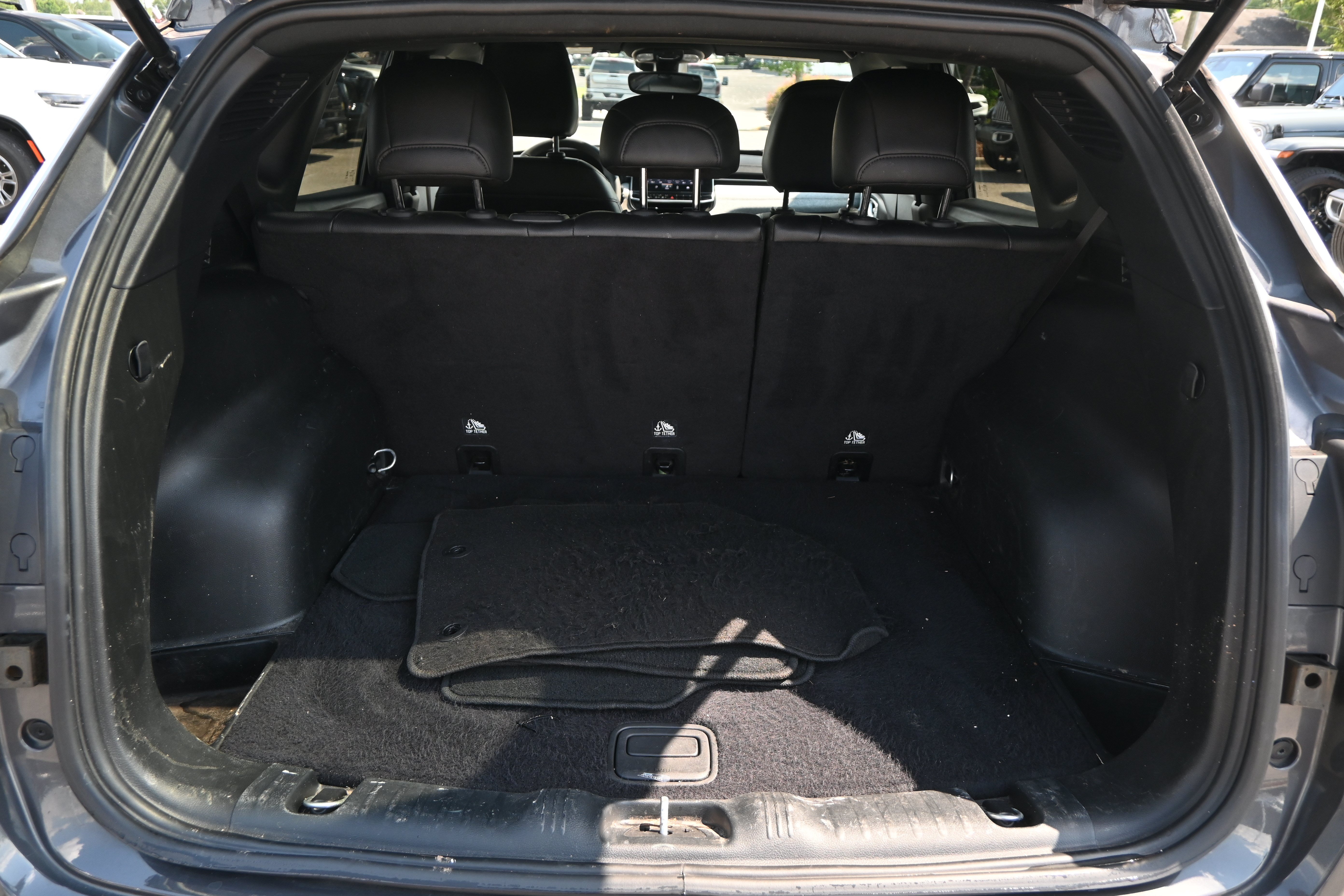 Used 2024 Jeep Compass Latitude AWD/4WD image 31