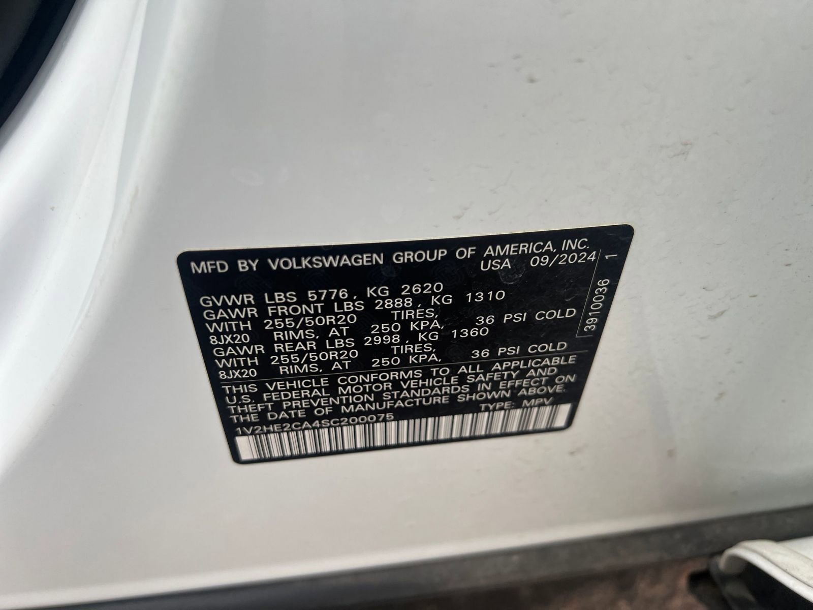 Used 2025 Volkswagen Atlas Cross Sport SE image 29