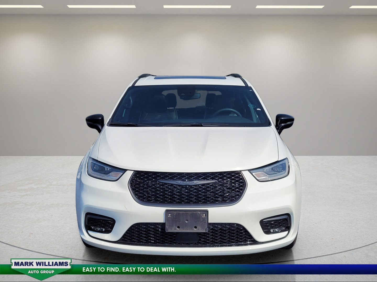 Used 2025 Chrysler Pacifica Limited FWD image 9