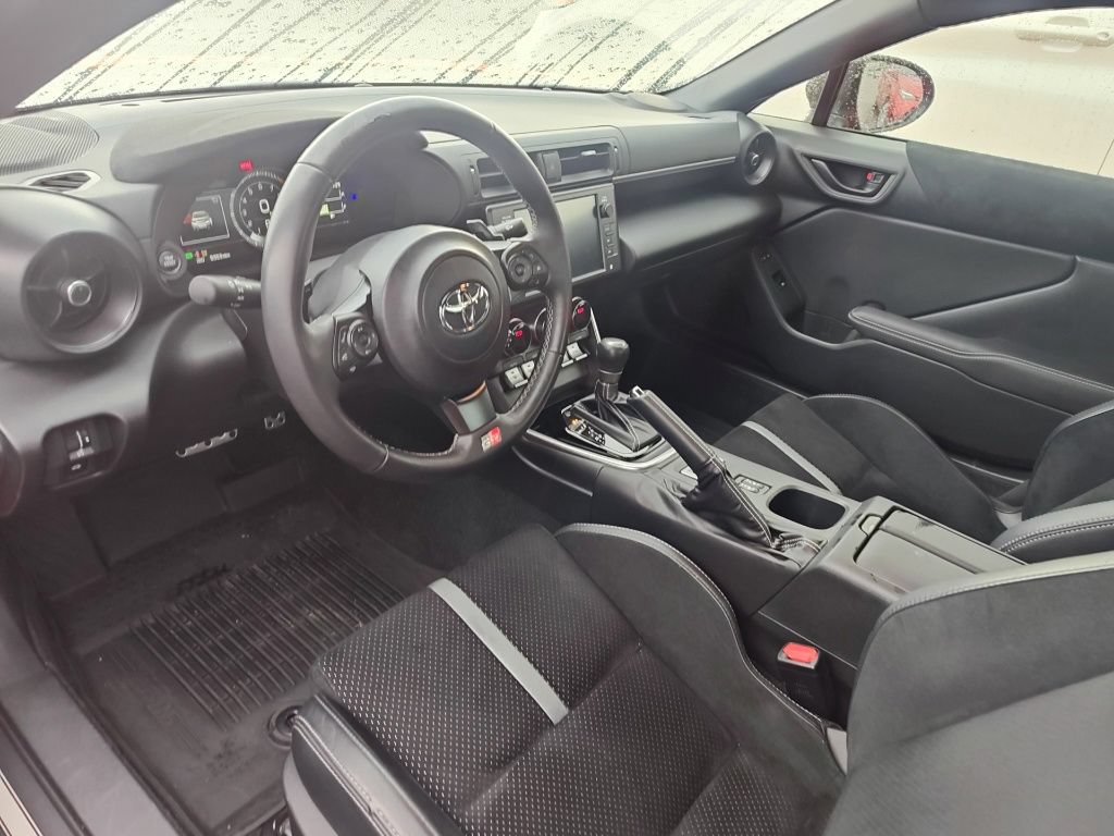 Used 2025 Toyota GR86 Premium w/ ALL Weather Mat Package (TMS) RWD image 7
