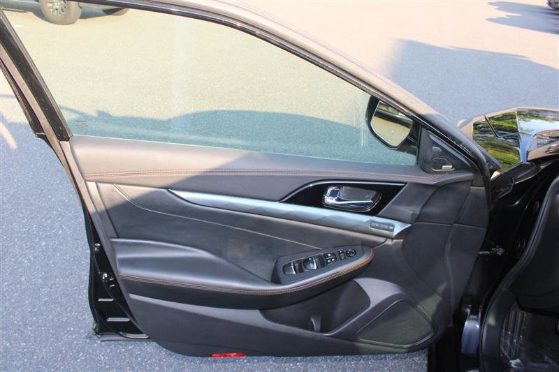 Used 2021 Nissan Maxima SR w/ Sport Mat Group image 11