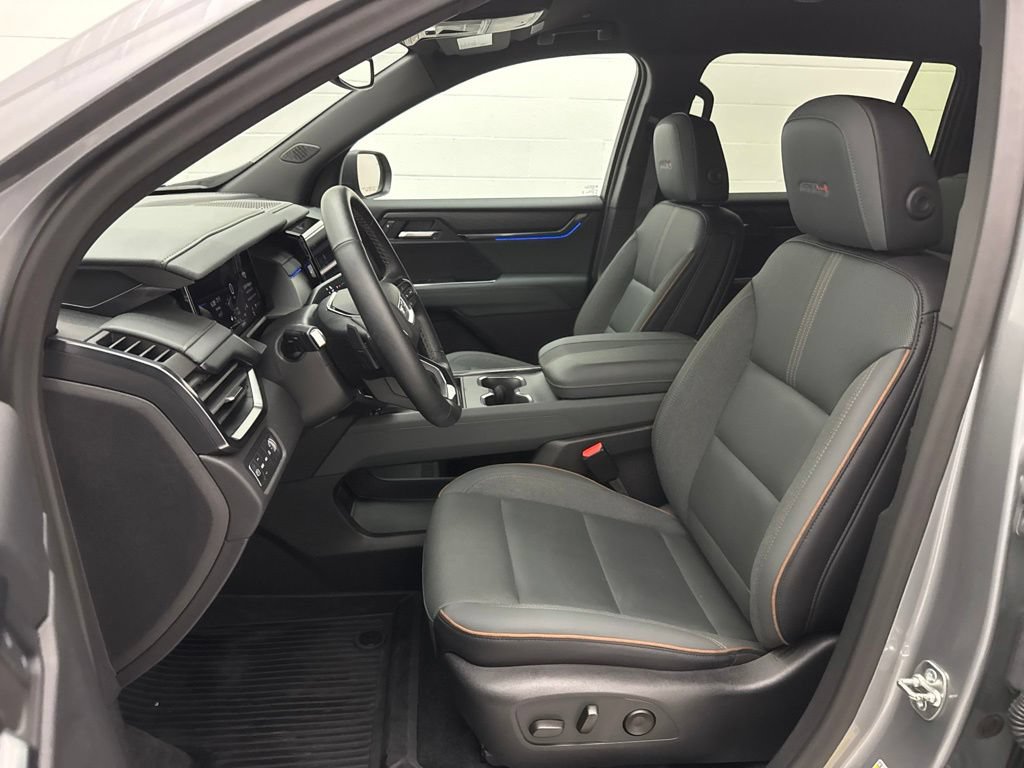 Used 2025 GMC Acadia AT4 w/ LPO, Floor Liner Package AWD/4WD image 21