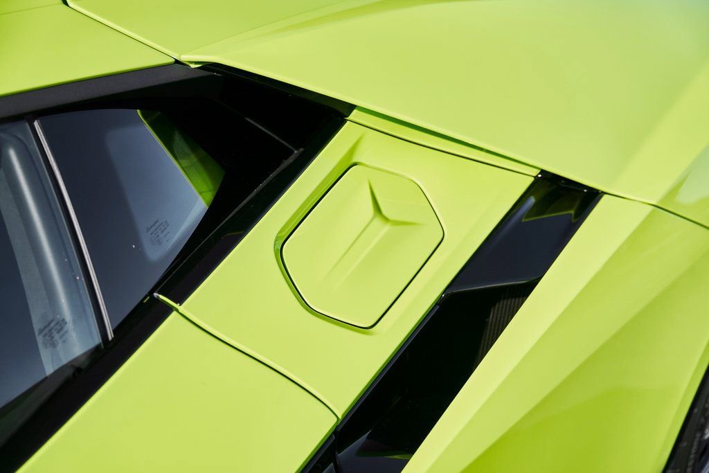 Used 2025 Lamborghini Revuelto AWD/4WD image 10
