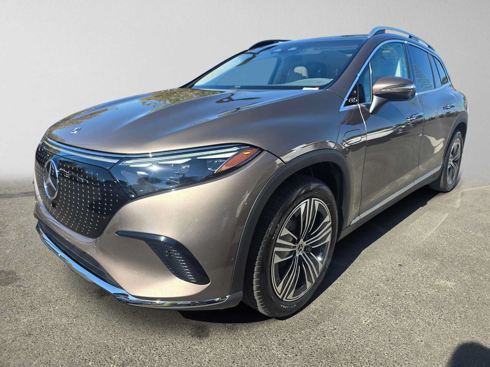 New 2027 Mercedes-Benz EQS 400 4MATIC SUV image 7