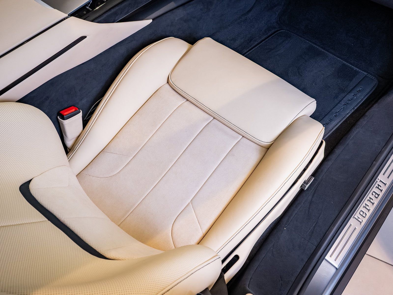 Certified 2025 Ferrari Purosangue image 24