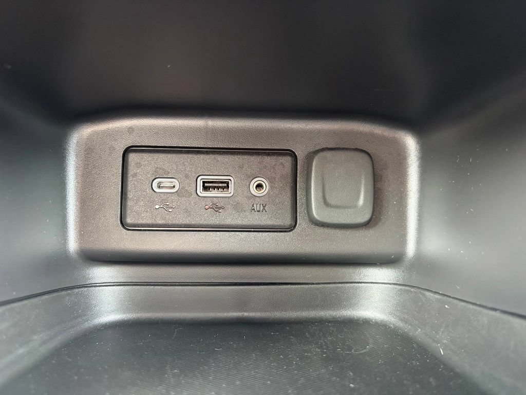 Used 2024 Chevrolet Equinox LT FWD image 22