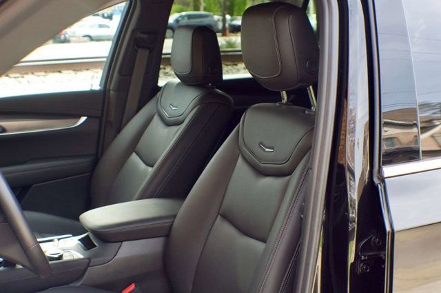 Used 2025 Cadillac XT6 Luxury image 20