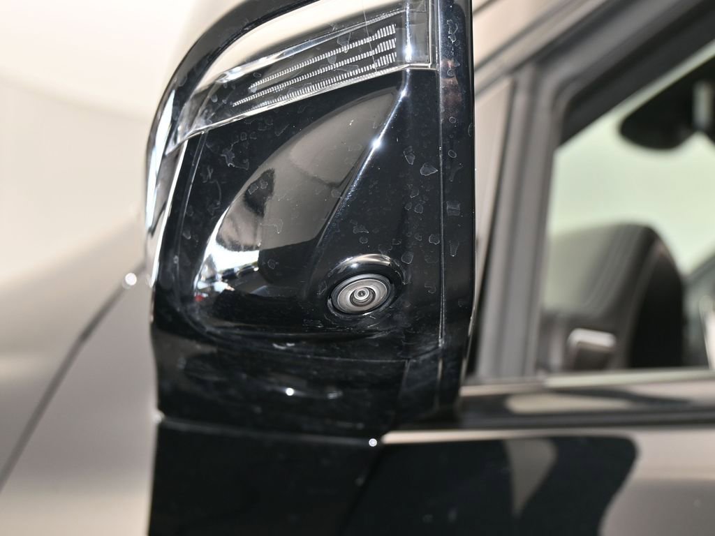 Used 2023 Chevrolet Tahoe Z71 w/ Luxury Package image 40