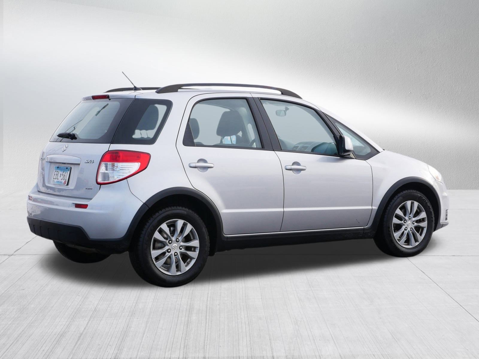 Used 2013 Suzuki SX4 Premium image 7