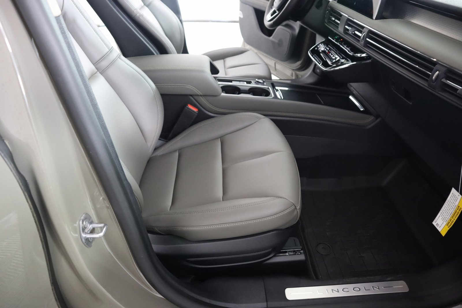 New 2025 Lincoln Corsair FWD image 14