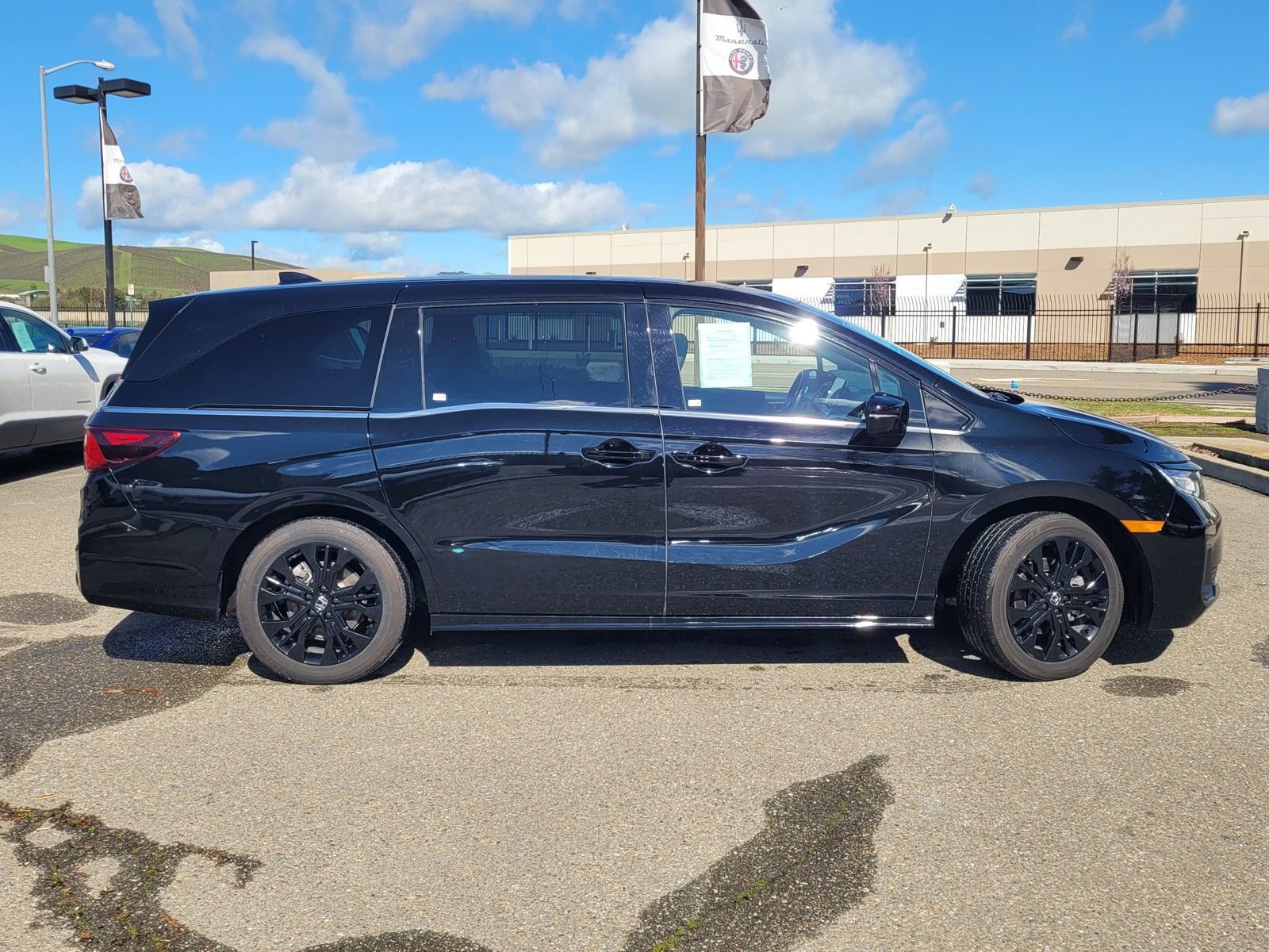 Used 2025 Honda Odyssey Sport-L image 3