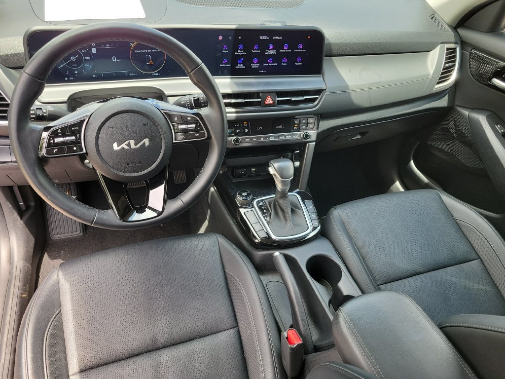 Used 2025 Kia Seltos EX w/ EX Sunroof Package FWD image 16