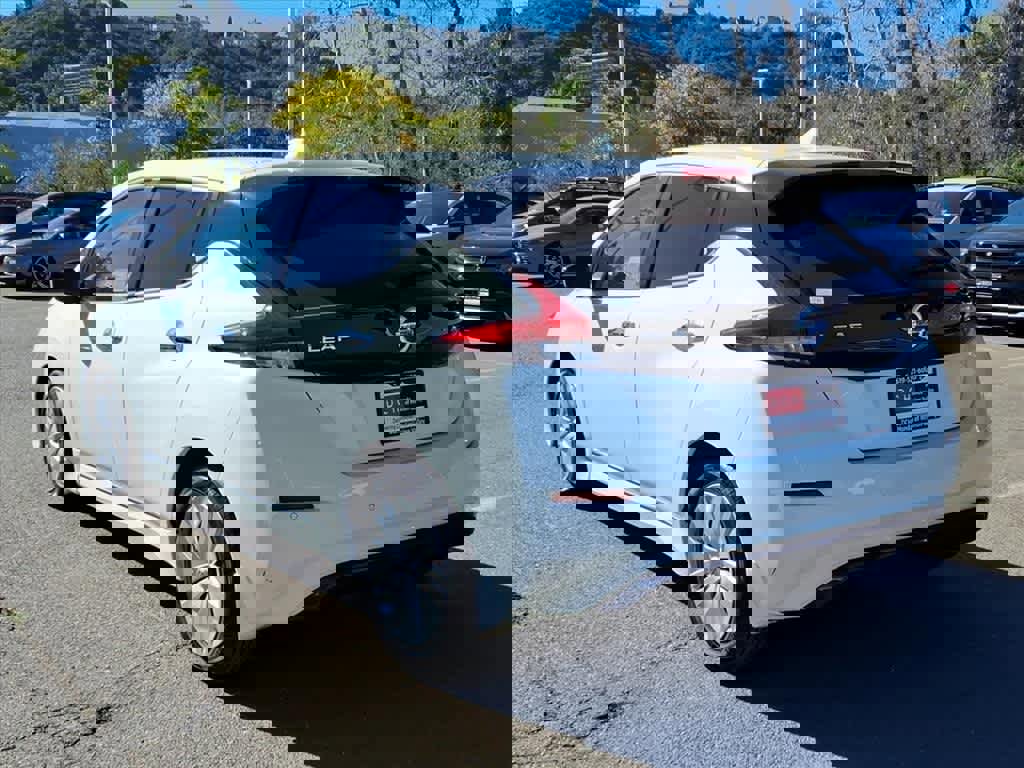 Used 2022 Nissan Leaf S image 7