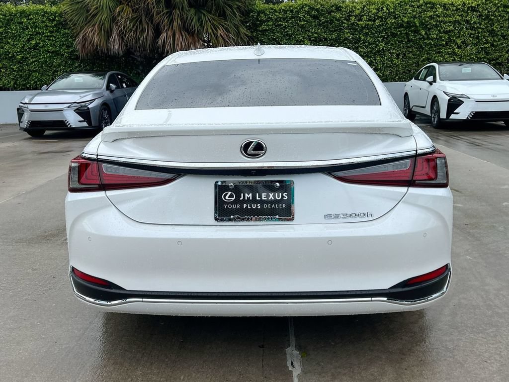 Certified 2024 Lexus ES 300h w/ Premium Package FWD image 6