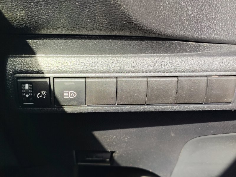 Used 2025 Toyota Corolla LE w/ LE Premium Package FWD image 27