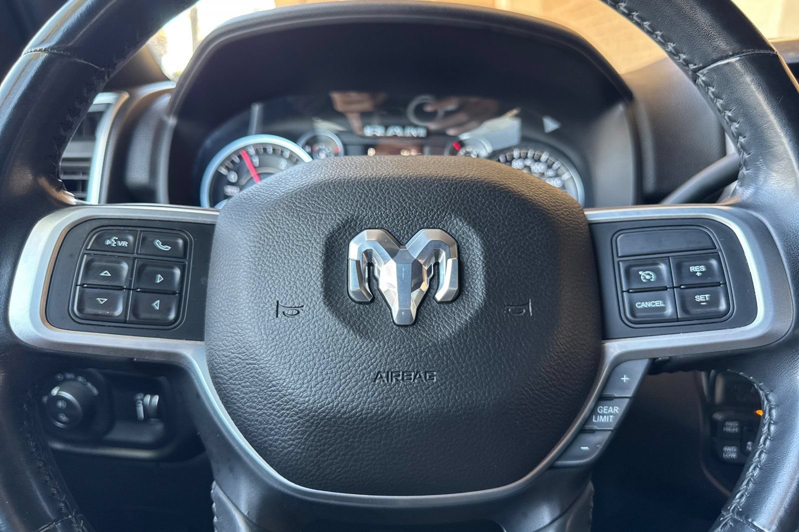 Used 2021 RAM 2500 Big Horn w/ Night Edition AWD/4WD image 23