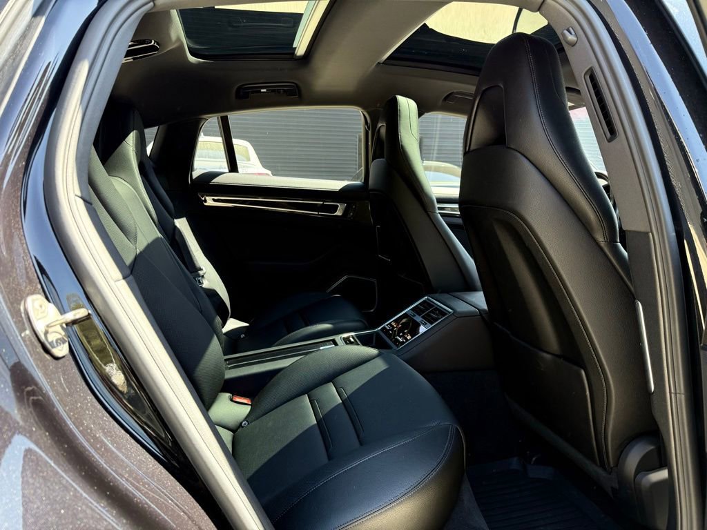 Used 2023 Porsche Panamera 4 Platinum Edition image 23