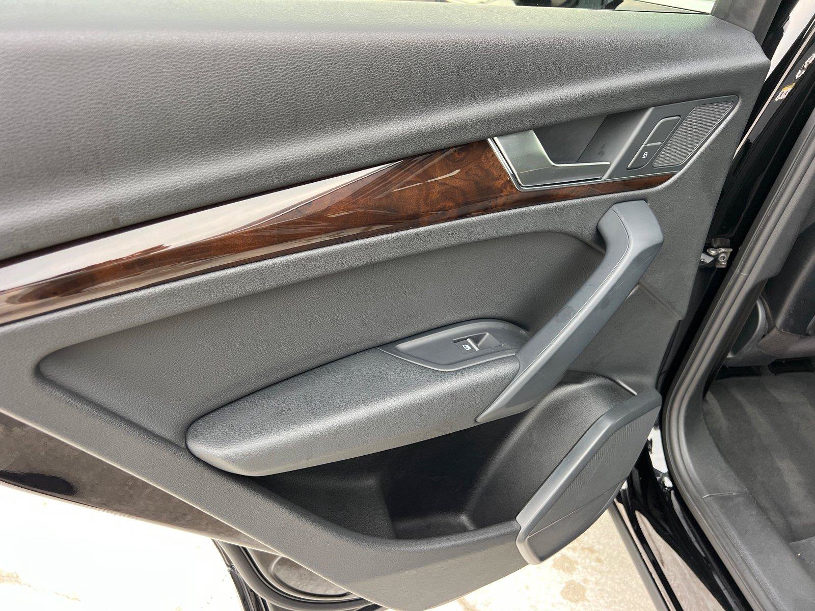 Used 2020 Audi Q5 2.0T Premium AWD/4WD image 22