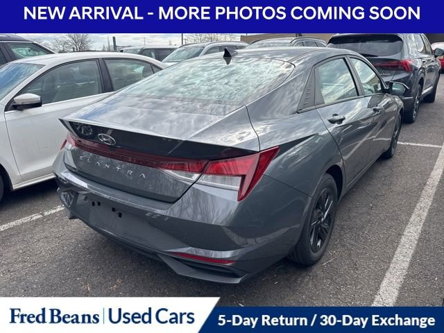Used 2023 Hyundai Elantra SEL image 3