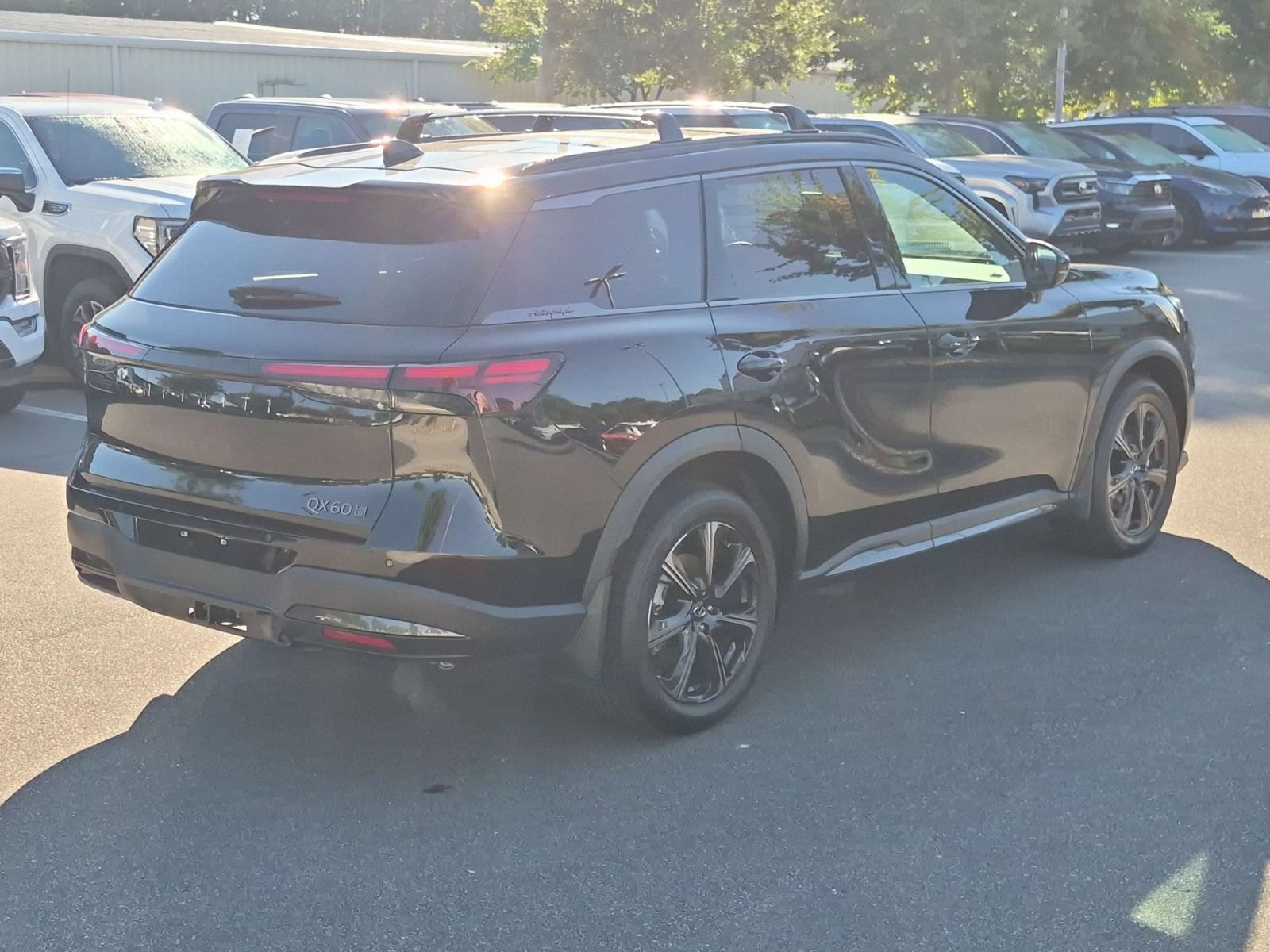 Used 2026 INFINITI QX60 Autograph w/ Dark Cargo Package AWD/4WD image 3