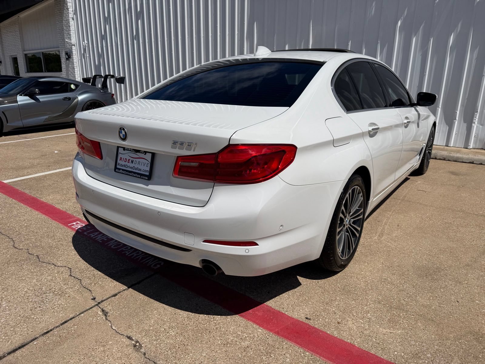 Used 2017 BMW 530i w/ Driving Assistance Package RWD image 7