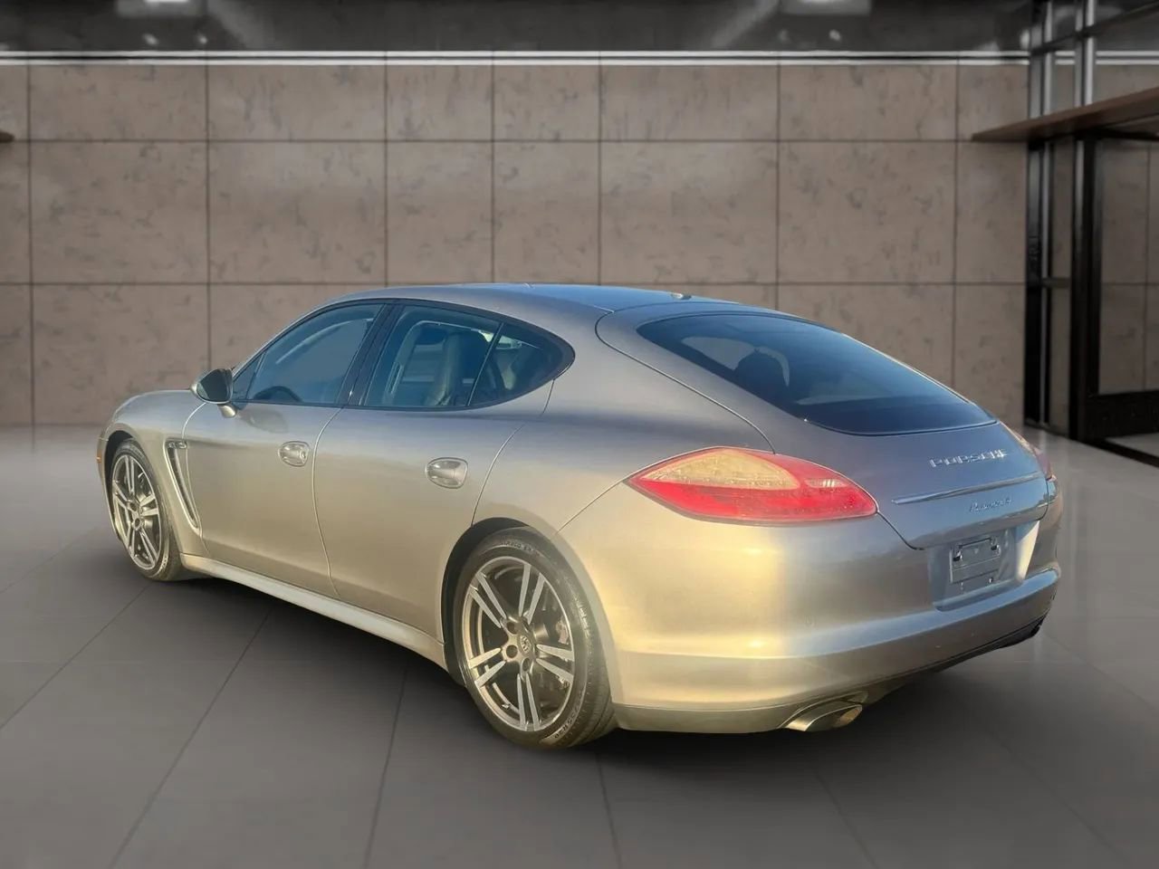 Used 2011 Porsche Panamera 4 image 5